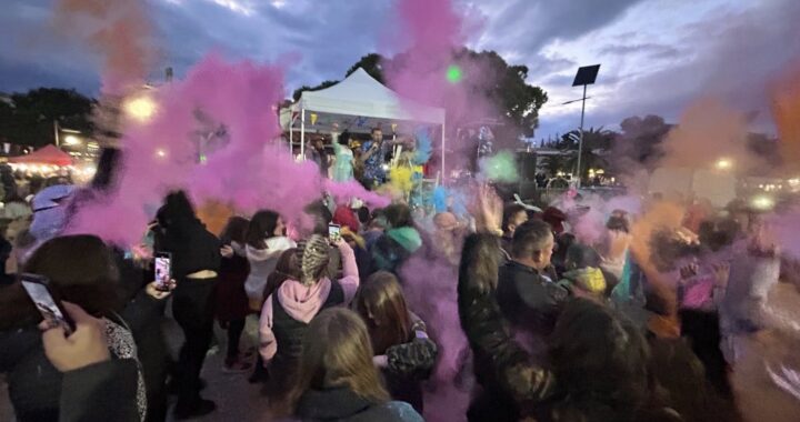 Carnival Color War Street Party στο Πόρτο Χέλι!