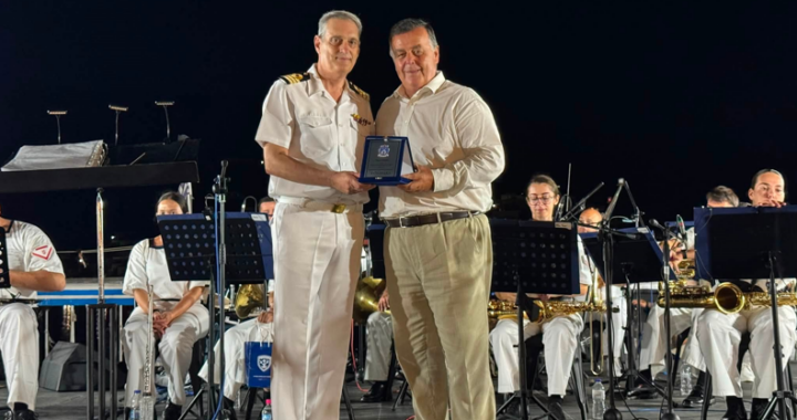 Ο Πόρος υποδέχθηκε με τιμή τη Μπάντα του Πολεμικού Ναυτικού